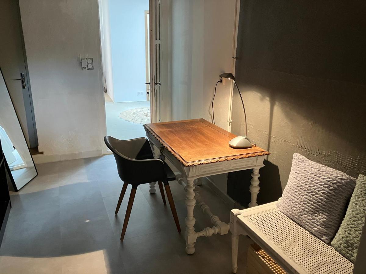 Chambre Avec Petit-Dejeuner En Provence Luberon La Tour-d'Aigues Exterior photo
