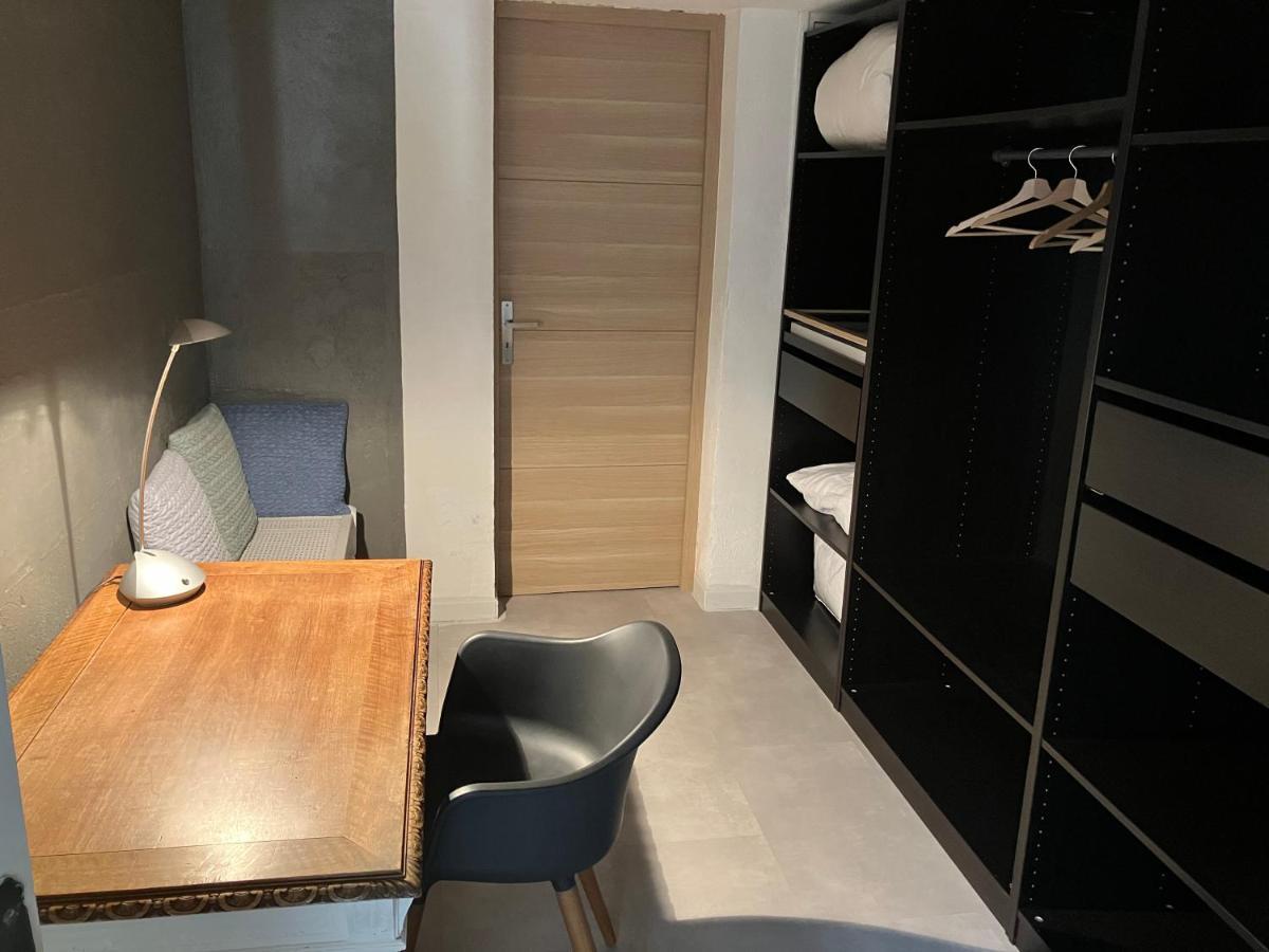 Chambre Avec Petit-Dejeuner En Provence Luberon La Tour-d'Aigues Exterior photo